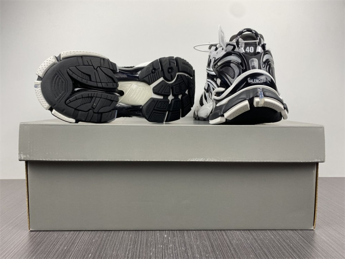 blcg runner sneaker