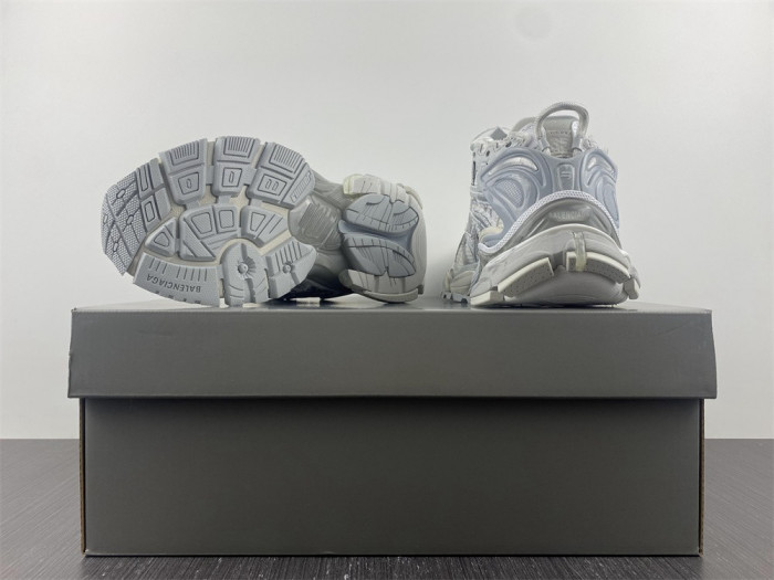 blcg runner sneaker