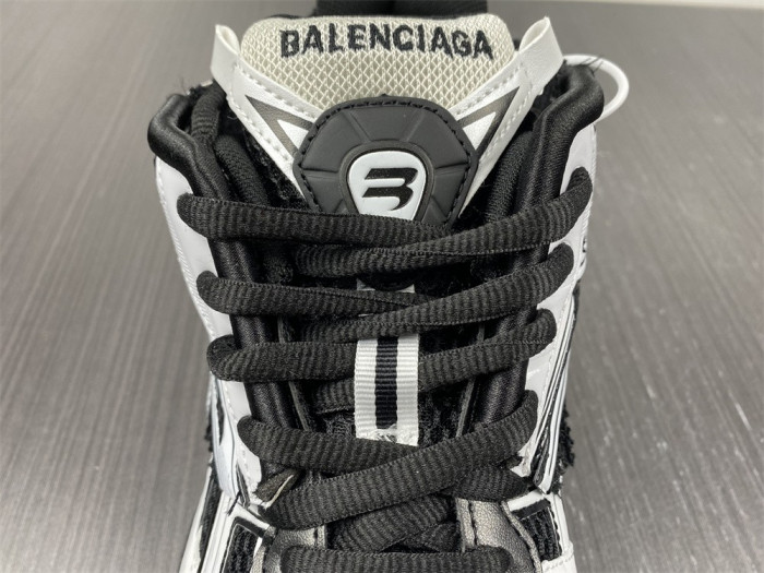 blcg runner sneaker